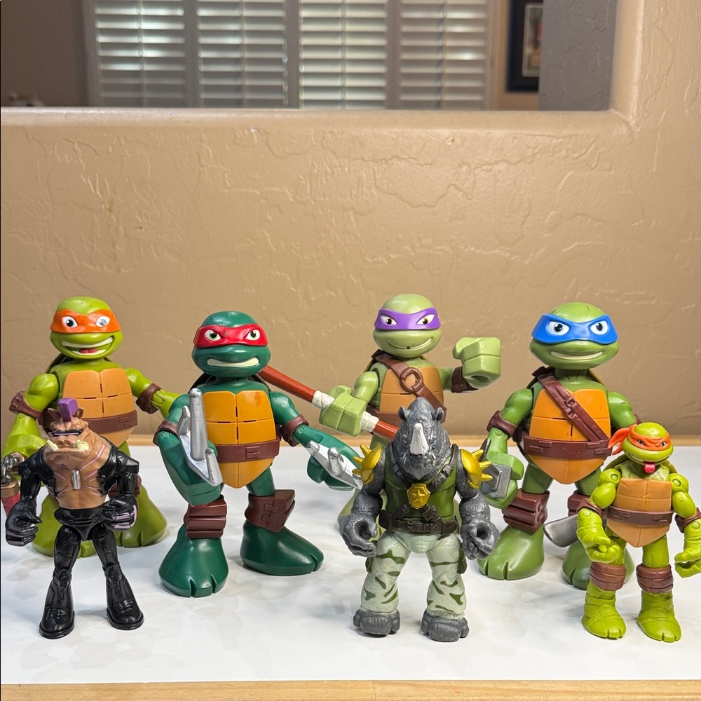 2014 Teenage Mutant Ninja Turtles Action Figure Set